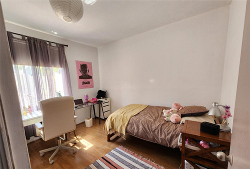 Casa Sólida Amplios Espacios, 3 Dorm.pasaje Juan Moya/ Ñuñoa