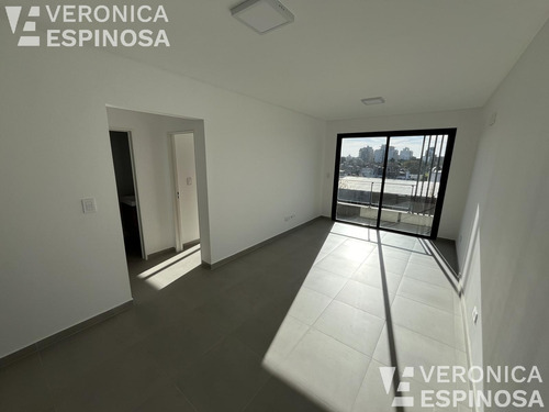 Departamento De Dos Ambientes Con Cochera, En Venta- Ituzaingó Sur