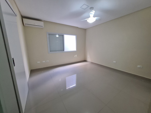 Imagem 24 de 28 de Casa Para Venda No Bairro Centro Em Balneário Camboriú, 5 Quartos Sendo 1 Suíte, 3 Vagas, - Ml_766