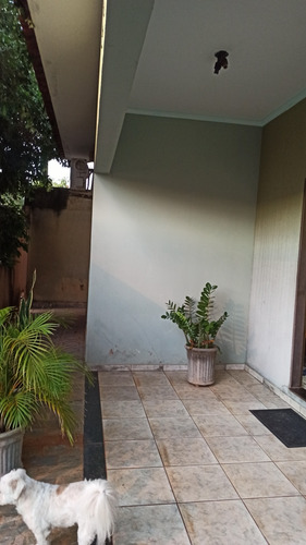 Casa Com 3 Quartos, Solário Com Churrasqueira, Próxima Ao Centro Aceito Carro!