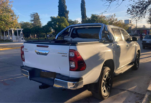 Toyota Hilux 2.8 Cd Srx 177cv 4x2 At