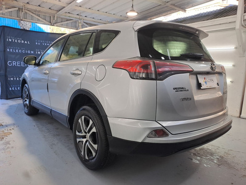 Toyota RAV4 Std 4x2 722cl0