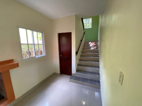 Imagen 8 de 12 de Se Vende Casa En Constanza