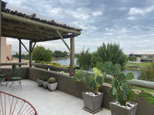 Casa En Venta A La Laguna-villanueva- Barrio San Rafael