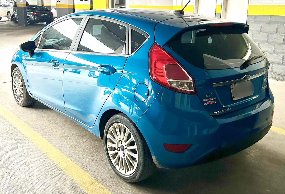 Ford Fiesta Kinetic Design 1.6 Titanium Powershift 120cv