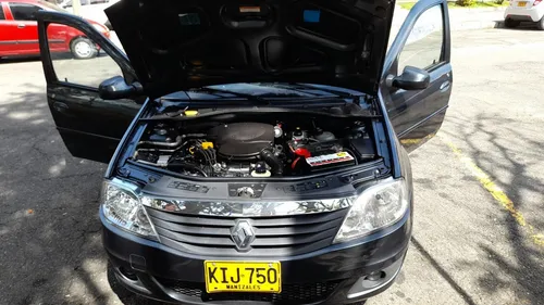 Renault Logan Dynamique 2012 - Gris Cometa - Segunda Dueña