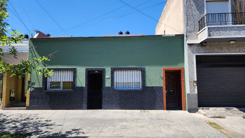 Venta De Casa De 3 Ambientes En Lanus Oeste 