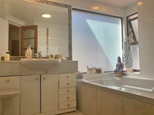 Imagen 12 de 24 de Casa De 7 Dormitorios En Jardín Del Este Vitacura