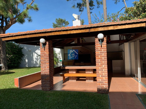 Casa En Venta, Pinares, Punta Del Este- Ref: 736