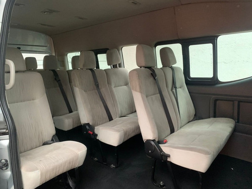 Imagen 12 de 15 de Nissan Urvan 2.5 15 Pas Amplia Aapack Seg Mt 2016