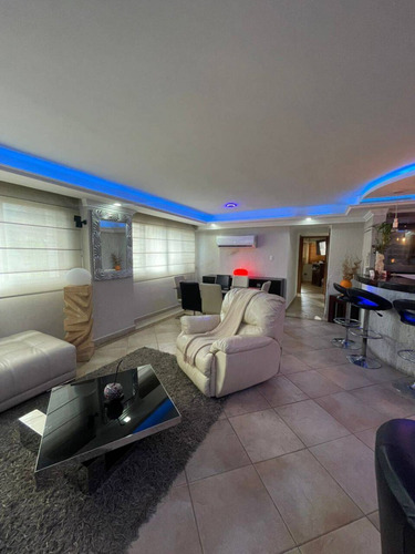 Se Vende Hermoso Apartamento En: 4av El Parral Cod 284059
