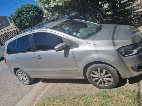 Volkswagen Suran 1.6 Highline 101cv