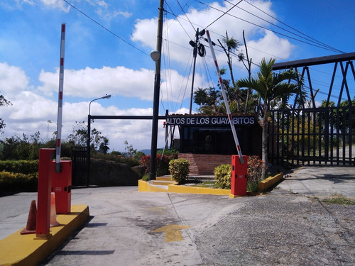 Terreno En Altos De Los Guayabitos (el Hatillo) Ideal Para Desarrollo Habitacional, Todos Los Servicios