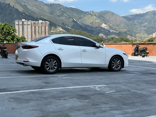Mazda 3 2.0 Touring At Hibrido Ligero - Mhev