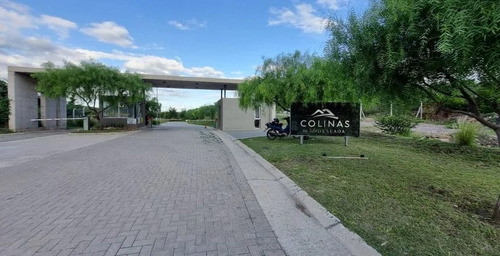 Lote En Venta En El Barrio Cerrado Colinas De La Deseada