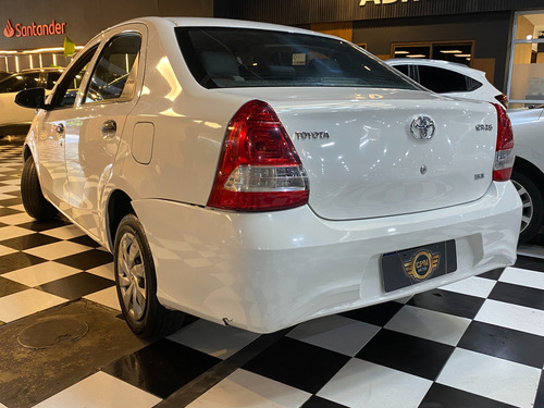 Toyota Etios 1.5 Sedan X