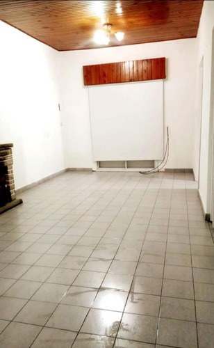 Casas En Venta - 2 Dormitorios 2 Baños - 300mts2 - Morón