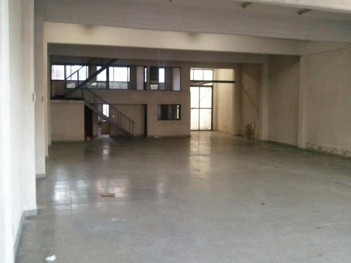 Imagen 7 de 20 de Local En Caseros 1717, Muy Vistoso, Casi 700 M2. Mixtura 4 Venta Con Renta