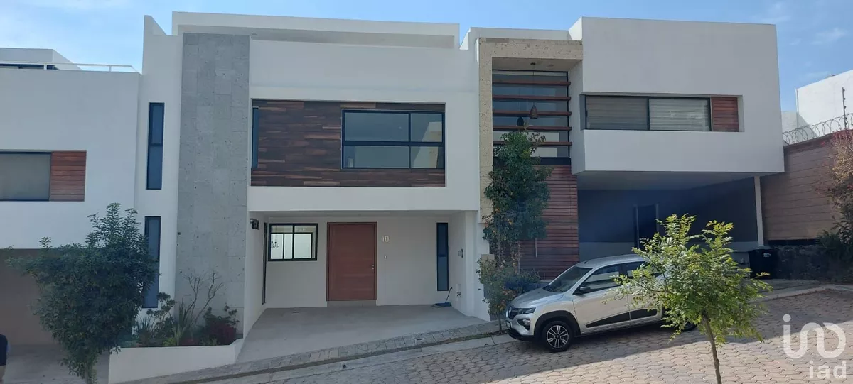 Venta Casa 3 Ambientes Lomas De Angelópolis