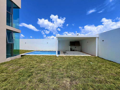 Casa En Venta En Dzityá, Mérida De 4 Recámaras.