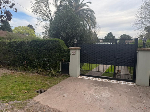 Venta Casa 2 Amb. Parque, Pileta, Quincho,p.leloir Ituzaingo