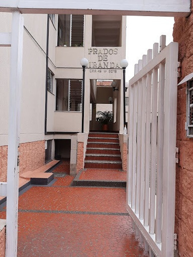 Imagen 2 de 17 de Apartaestudio En Arriendo Prado 649-19601