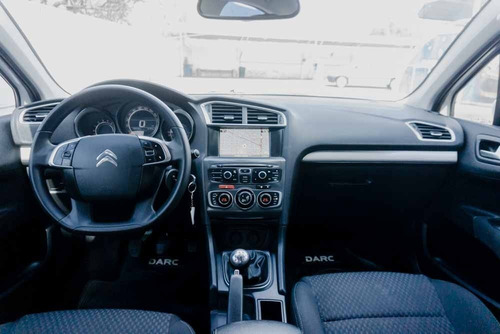 Imagen 10 de 15 de Citroen C4 Lounge Hdi 2015