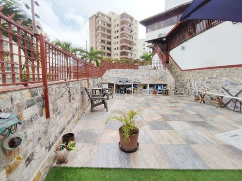 Apartamento Pb Con Terraza! Siempre Hay Agua!  En Venta Macaracuay #24-13396 Carmen Febles 29-12