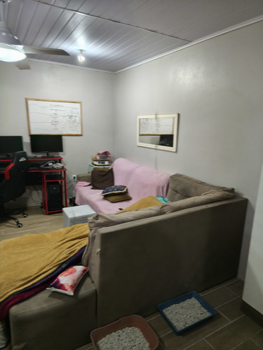 Casa Com Bar E Piscina Em Grande Terreno E Ótima Localização