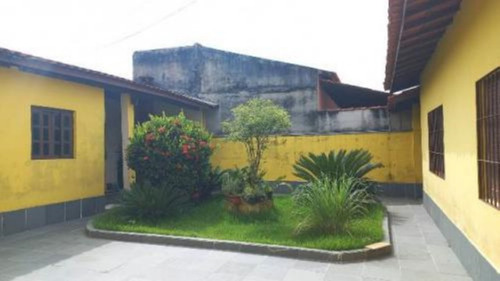 Imagem 17 de 18 de Casa No Bairro Grandesp, Em Itanhaém, Litoral Sul De São Paulo, Localizado Lado Praia, Ficando À 800 Metros Do Mar. Imóvel Com 360 M² De Área Total, Sendo 180 M² De Área Construída. Possui Churrasquei