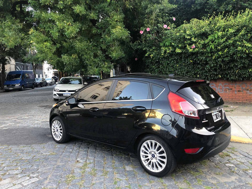 Ford Fiesta Kinetic Desing 1.6 Titanium Powershift 120cv
