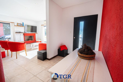Imagen 2 de 30 de Casa 5 Amb 4 Baños Pileta 2000 M2 Patio Directo A Cancha De Golf - Virrey Del Pino