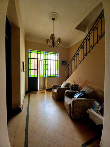 Se Vende Casa Ideal Para Modernizar