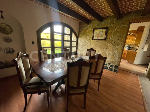 Casa En Renta, Estilo Colonial, 4 Recámaras, Jardín, San Pedro Cholula, Puebla