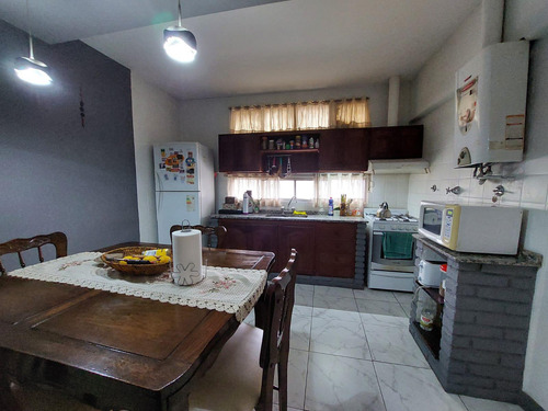 Casa En Venta 2 Dormitorios Terraza Zona Abasto Rosario