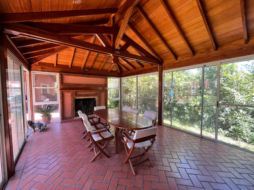 Chalet De Categoría En Country Club Los Cardales