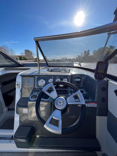 Imagen 16 de 24 de Lancha Cuddy Klase 2400 No Quicksilver Mercruiser 250hp Brav