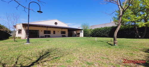 Venta De Casa 3 Ambientes Con Hangar En El Aero Country Club General Rodriguez