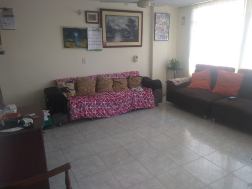 Imagen 20 de 21 de Vendo Casa De 3 Pisos Muy Serca A La Via Principal .
