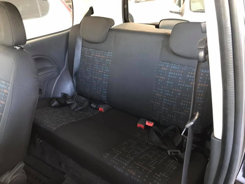 Imagem 10 de 13 de Fiat Uno Vivace