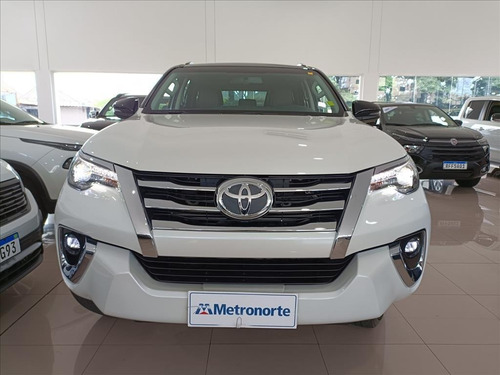 Imagem 2 de 10 de Hilux Sw4 2.8 Srx Diamond 4x4 7 Lugares 16v Turbo Intercool