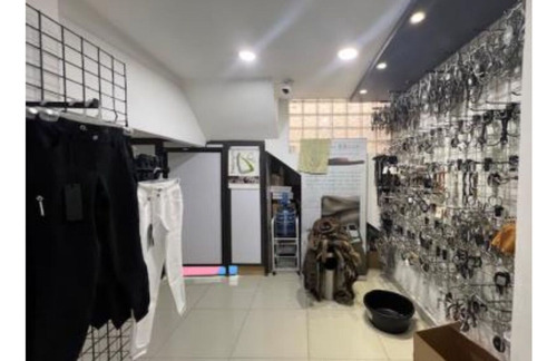 Local Comercial Con Departamento En Venta Col. Guadalupe Inn