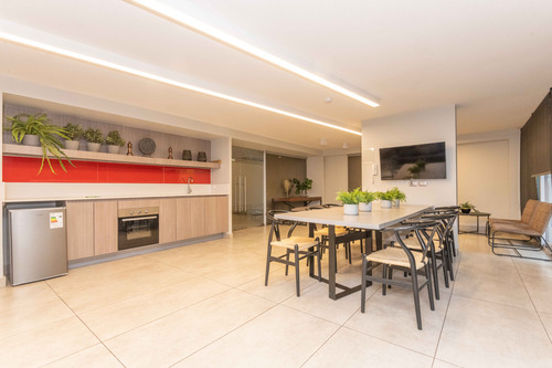 Edificio Av. Recoleta (1 Est. 1 Bod.) Vista Nororiente Piso