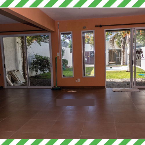 Vendo Casa 3 Dormitorios, Con Renta