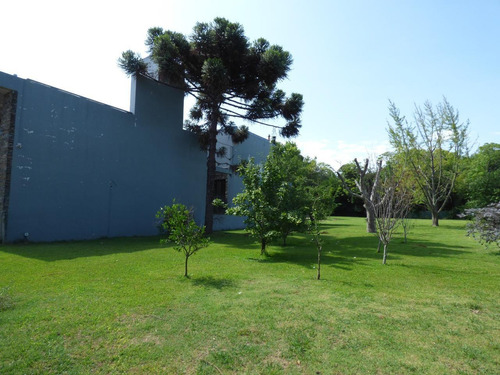 Casa En Venta City Bell Calle 24 E/ 476 Y 477 - Dacal Bienes Raices