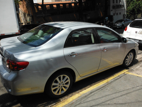 Toyota Corolla 2.0 16v Altis Flex Aut. 4p