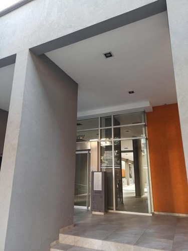 Imagen 2 de 13 de Departamento 2 Dormitorios Con Cochera - En Venta - A Metros De Bv. - Santa Fe