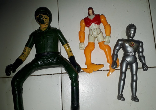 Muñecos De Varios Personajes (Usado)