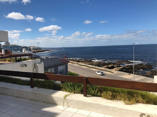 Apartamento En Punta Del Este, Peninsula- Ref: 2535