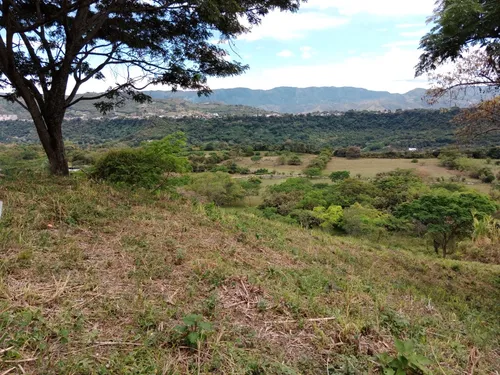 Linda Finca Que Hace Parte De Una Mas Grande, Para Inversionista Es Sub Urbana